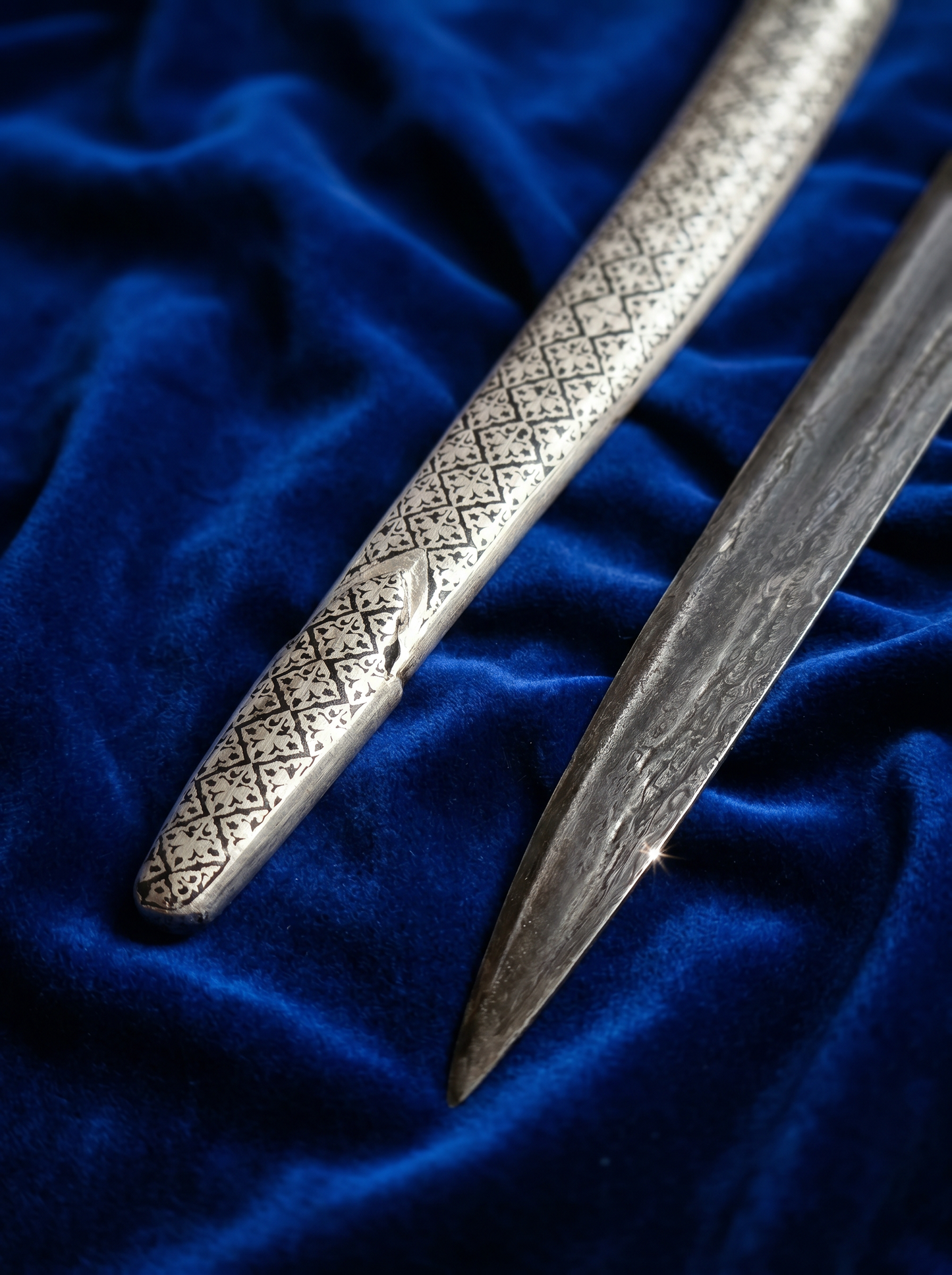 Royal Silver Lion Head Wedding Sword with Damascus Blade – 40 Inch
