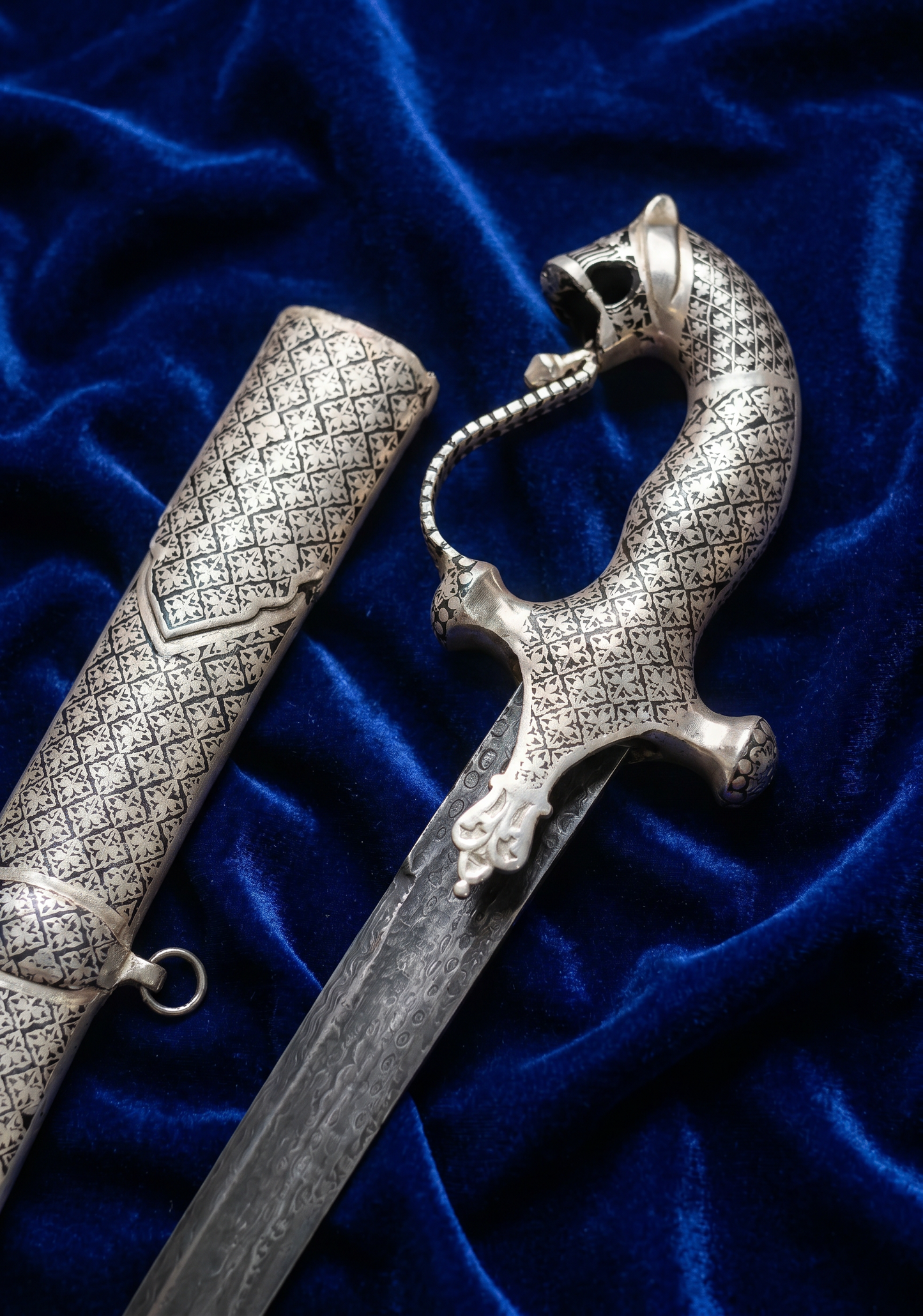 Royal Silver Lion Head Wedding Sword with Damascus Blade – 40 Inch