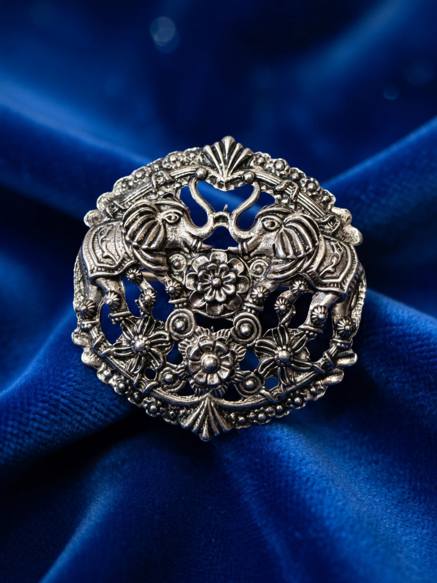 Double Elephant Floral Design Jodhpuri Brooch